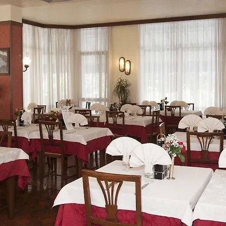 Hotel Galles 3*